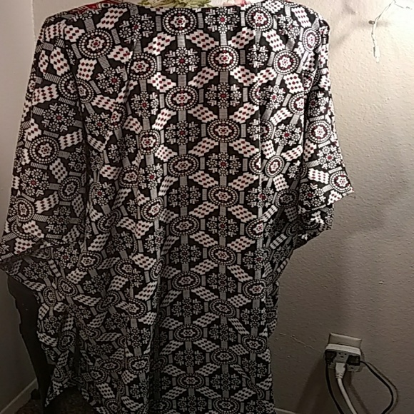 Tunic /cover up one size fits most - Picture 4 of 5